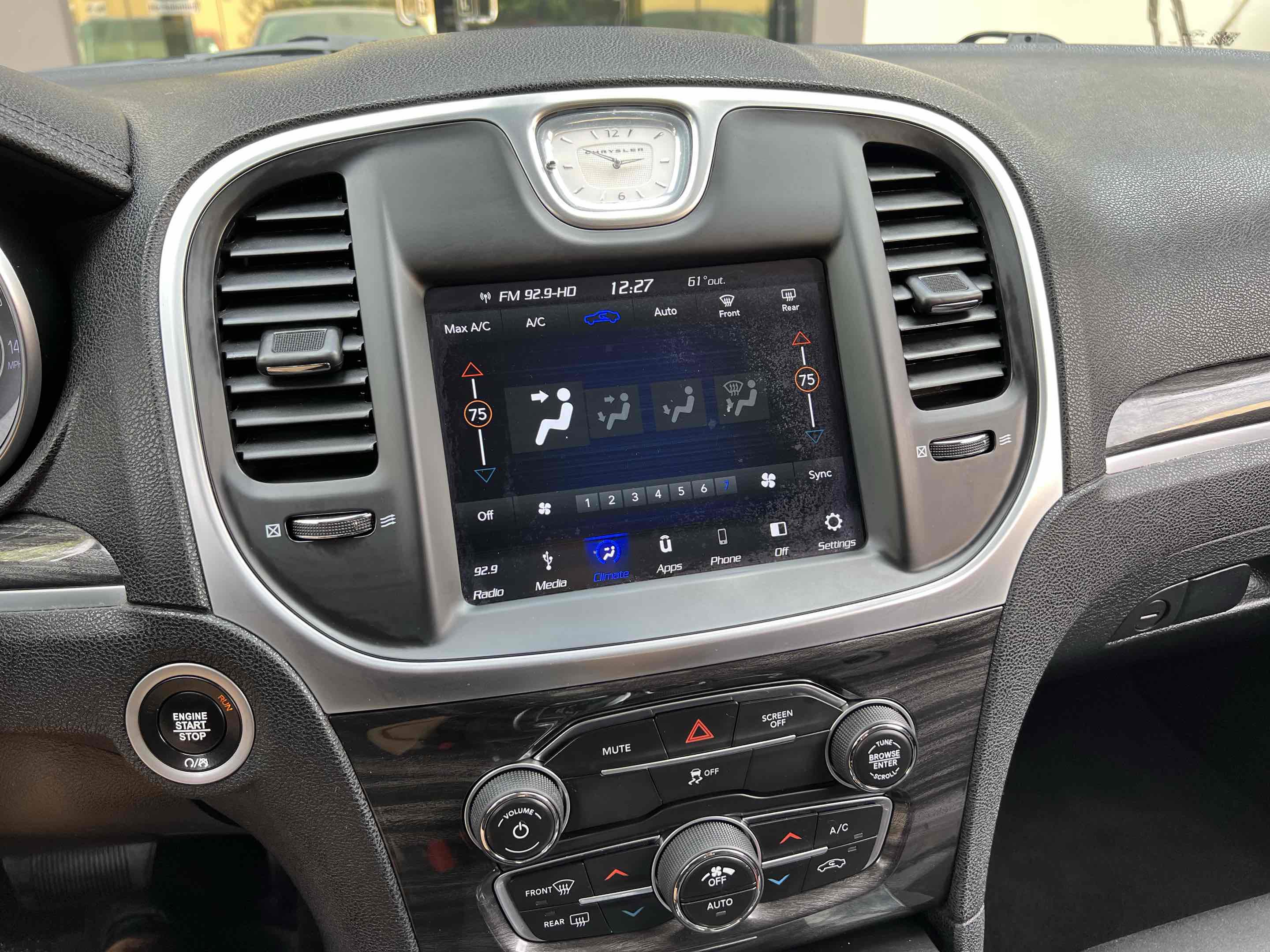 Used 2019 Chrysler 300 Touring w/ Sport Appearance Package image 8