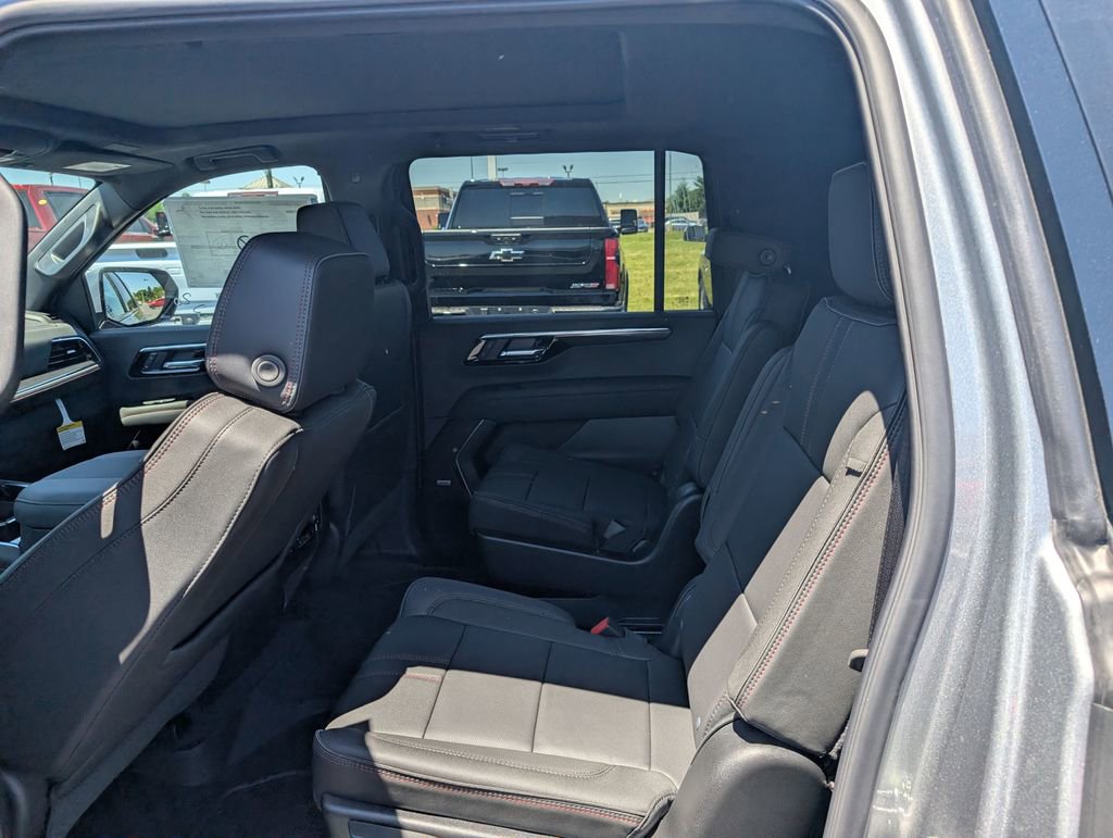New 2026 Chevrolet Suburban RST w/ Comfort Package AWD/4WD image 9