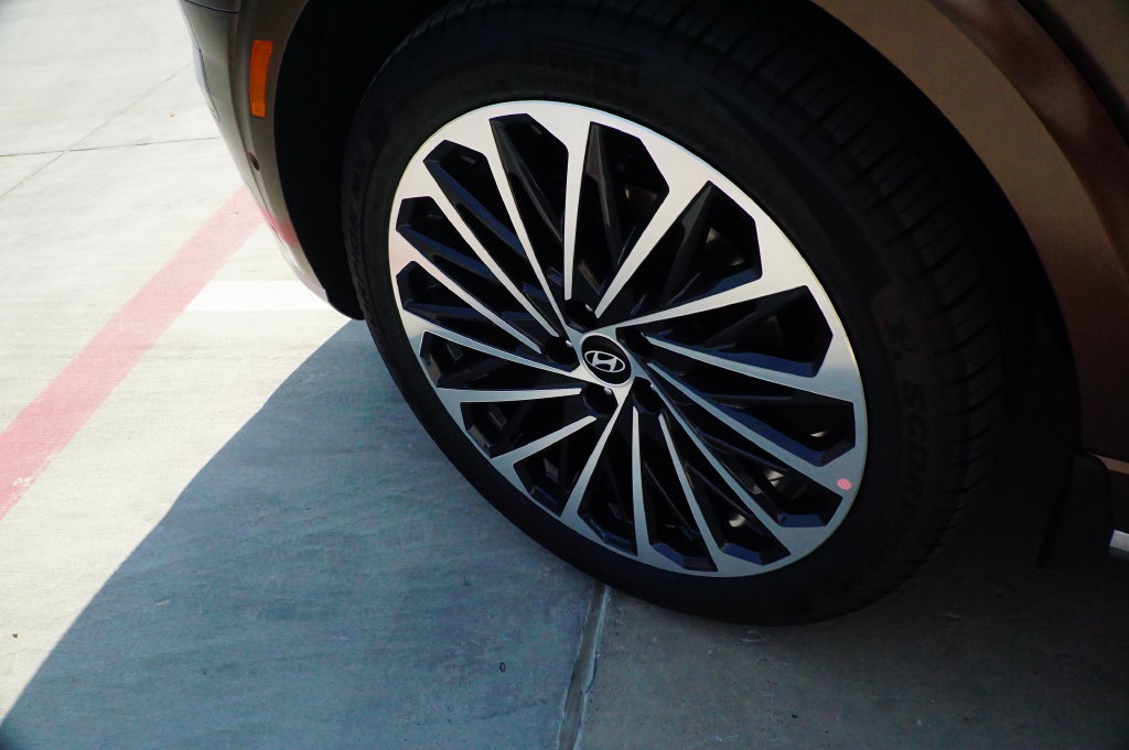 New 2026 Hyundai Palisade Calligraphy FWD image 8