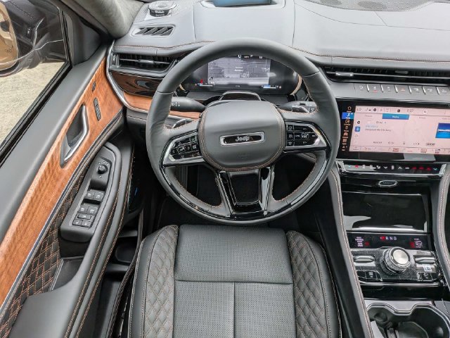 New 2027 Jeep Grand Cherokee Summit w/ Adv Protech Group IV AWD/4WD image 18