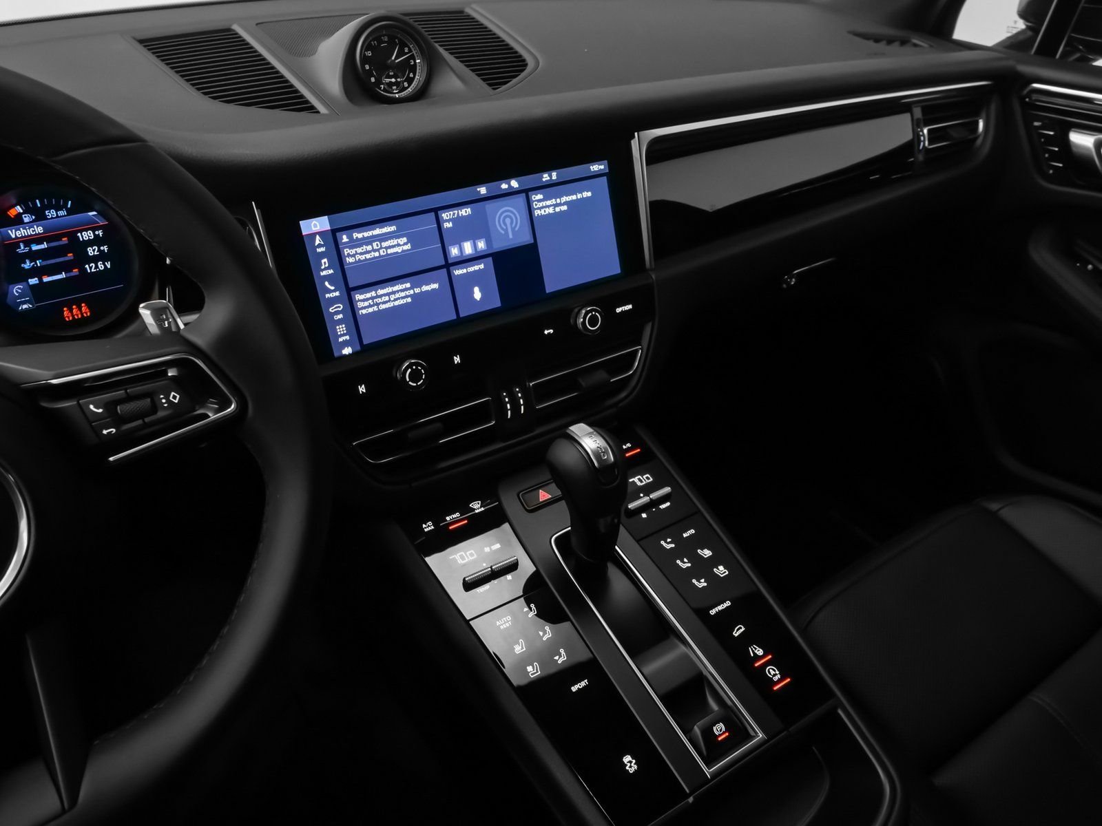 Used 2025 Porsche Macan image 32