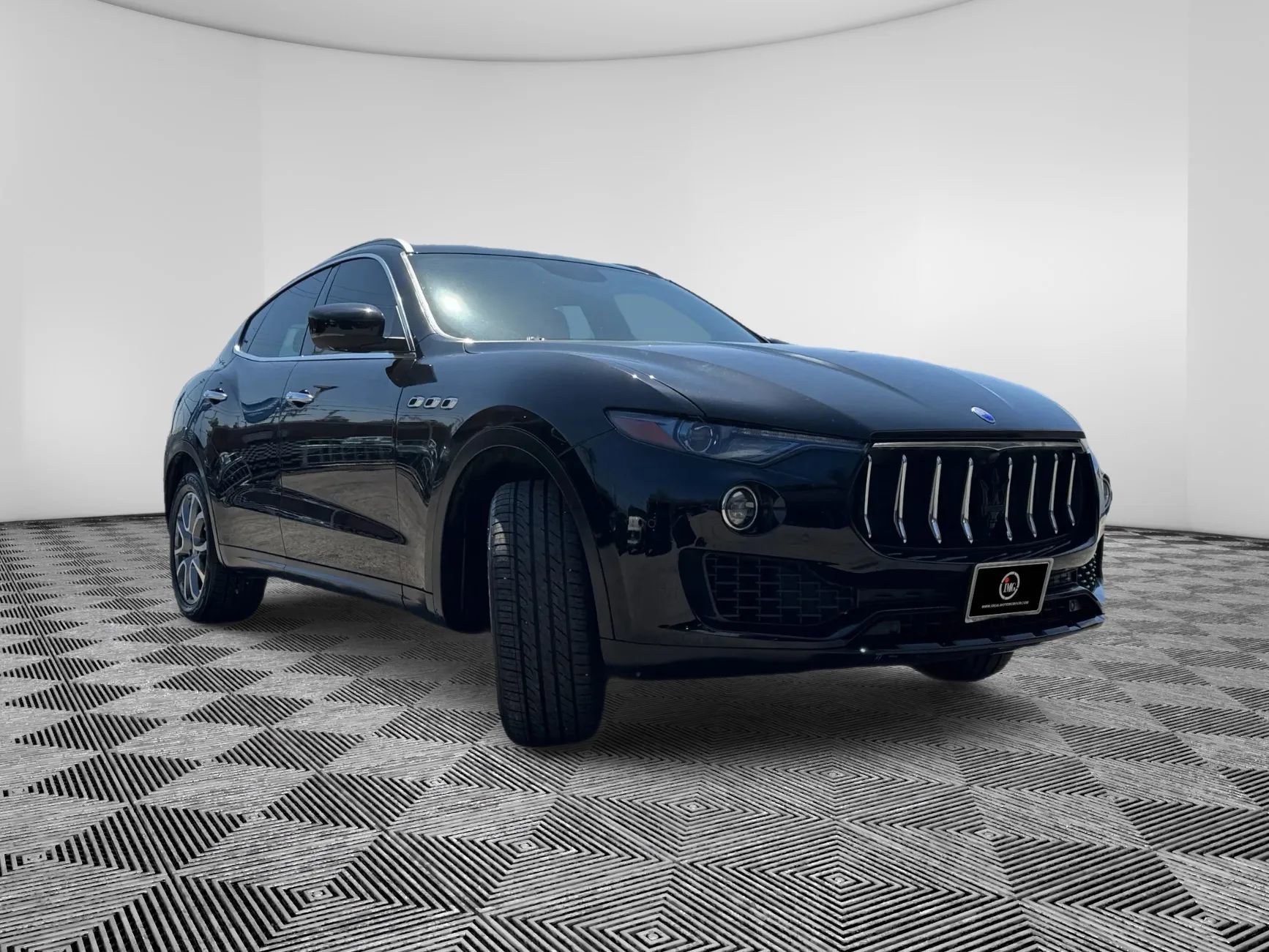 Used 2017 Maserati Levante w/ Luxury Package image 4