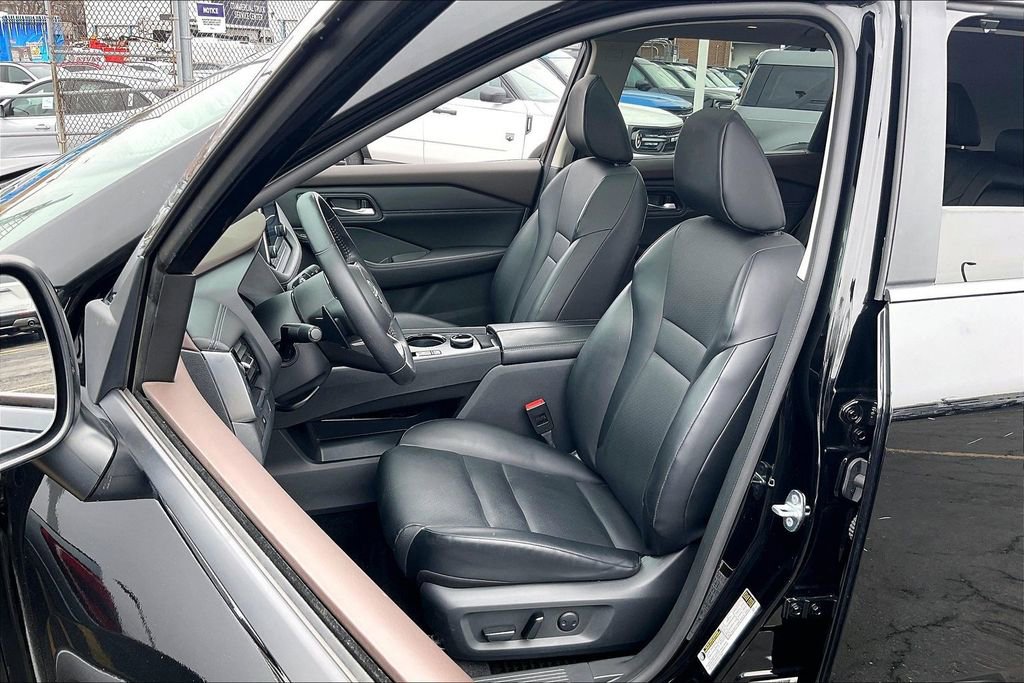 Used 2022 Nissan Rogue SV w/ SV Premium Package AWD/4WD image 24