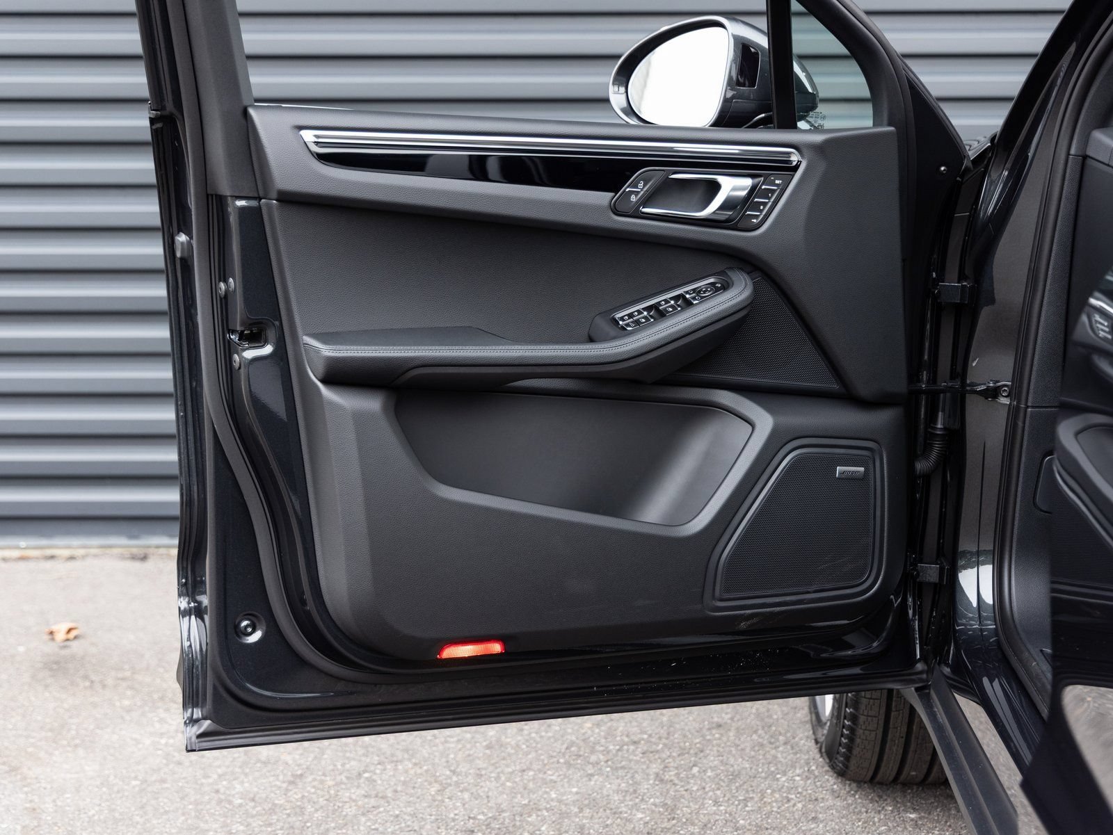 New 2026 Porsche Macan AWD/4WD image 21