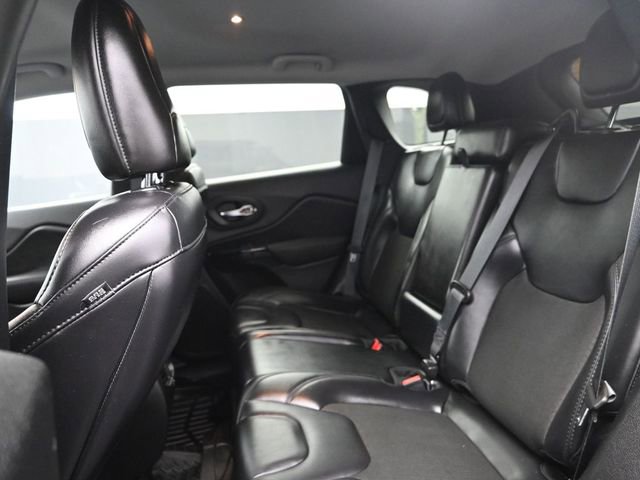 Used 2021 Jeep Cherokee Latitude Plus image 11