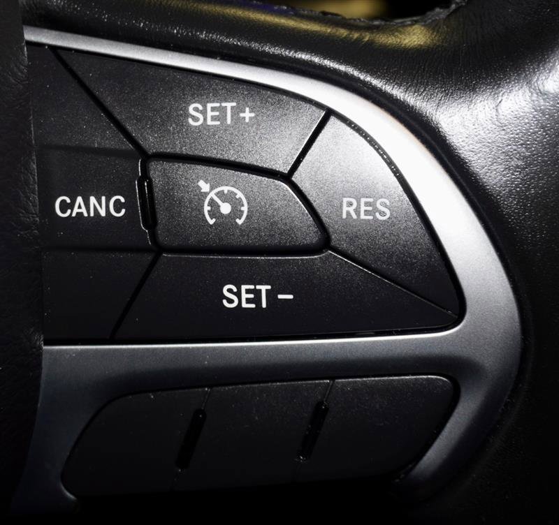 Used 2016 Chrysler 300 Limited w/ Driver Convenience Group image 25