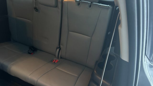 Used 2023 Toyota Highlander Limited image 41
