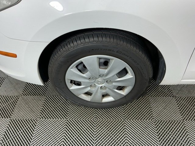 Used 2011 Hyundai Elantra GLS image 9