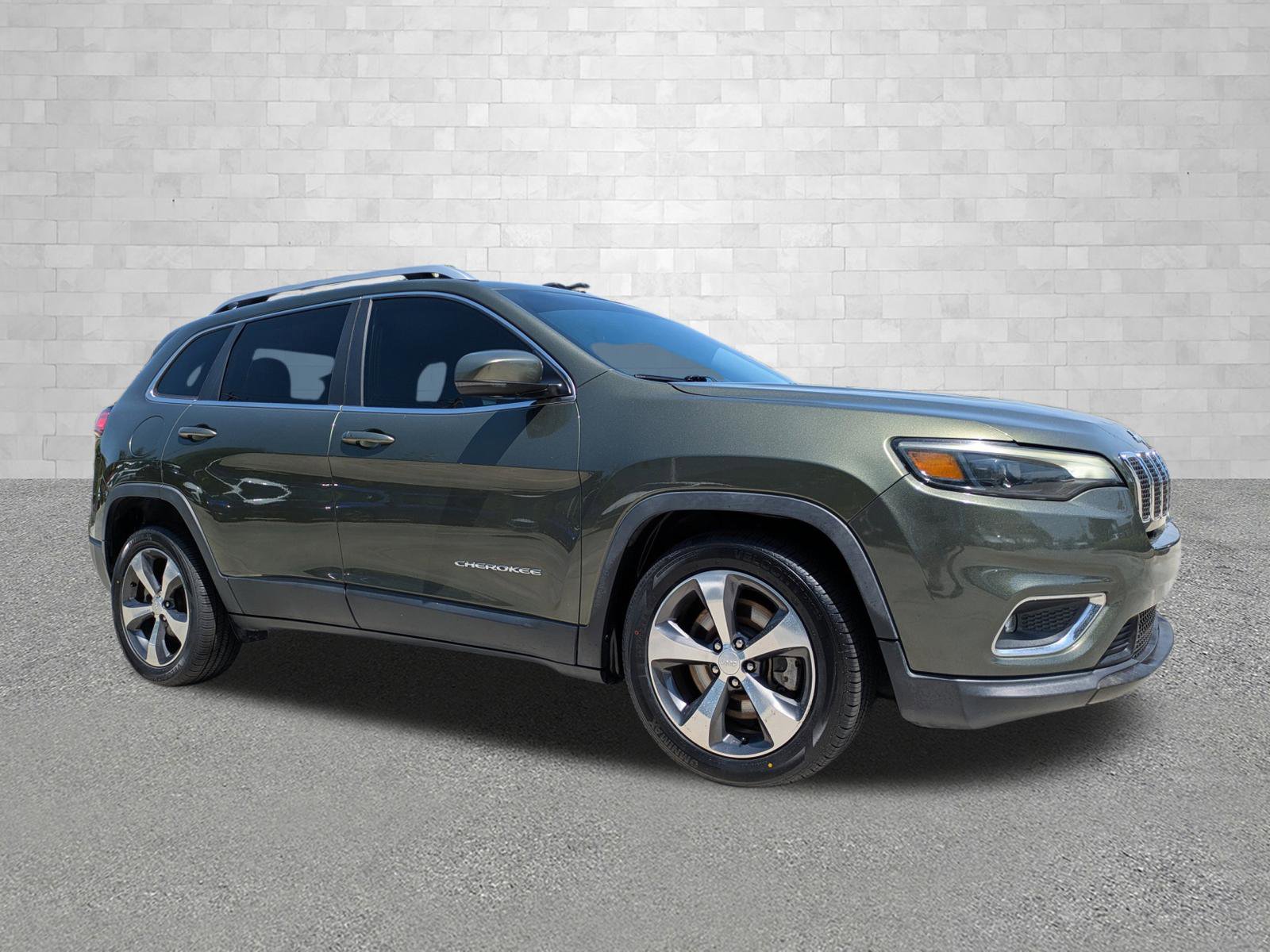 Used 2019 Jeep Cherokee Limited FWD image 1