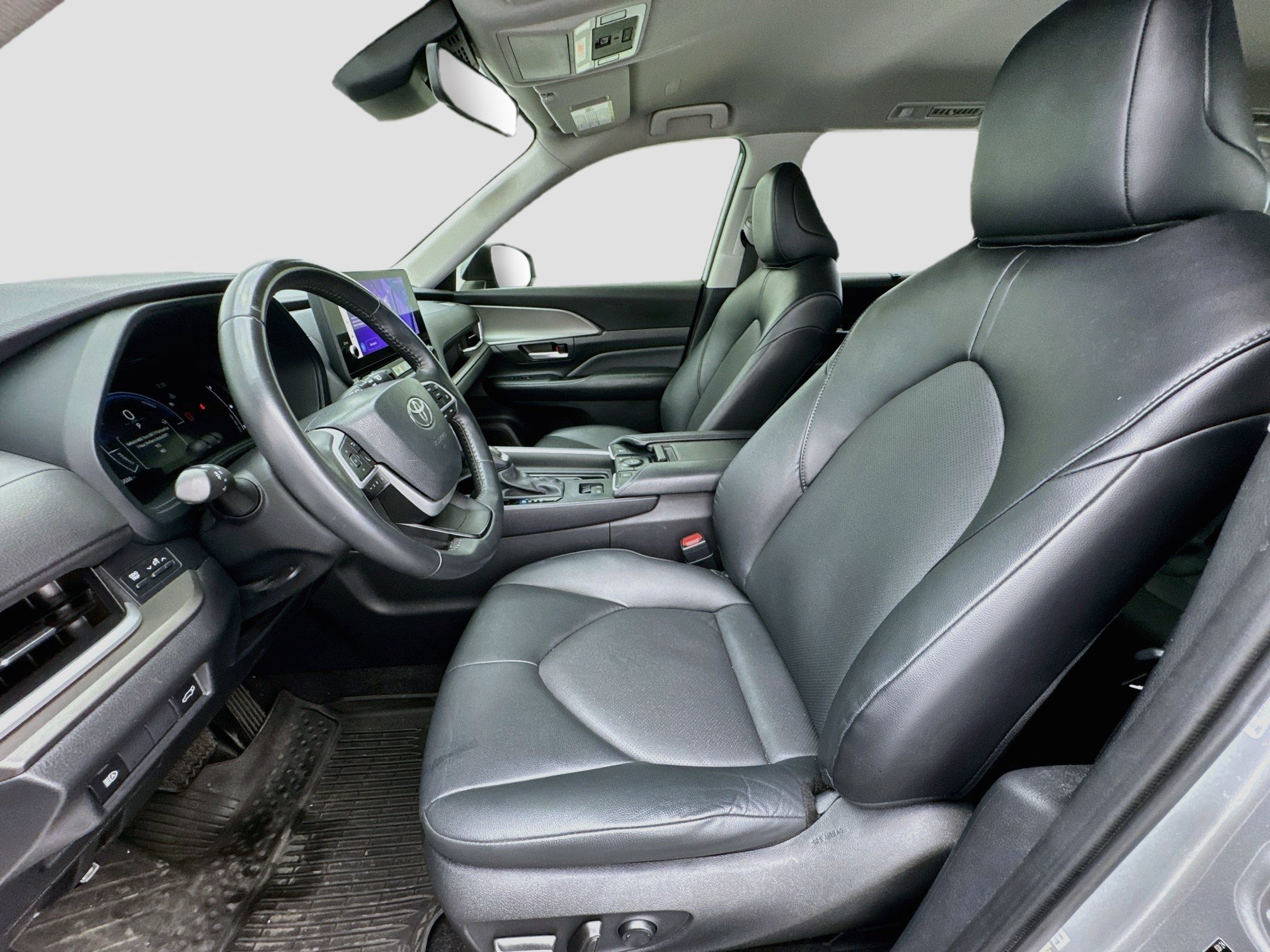 Used 2024 Toyota Grand Highlander XLE FWD image 13