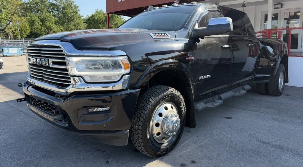 Used 2022 RAM 3500 Laramie AWD/4WD image 3