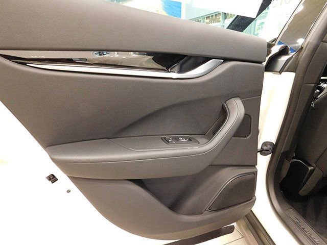 Used 2023 Maserati Levante Modena image 11