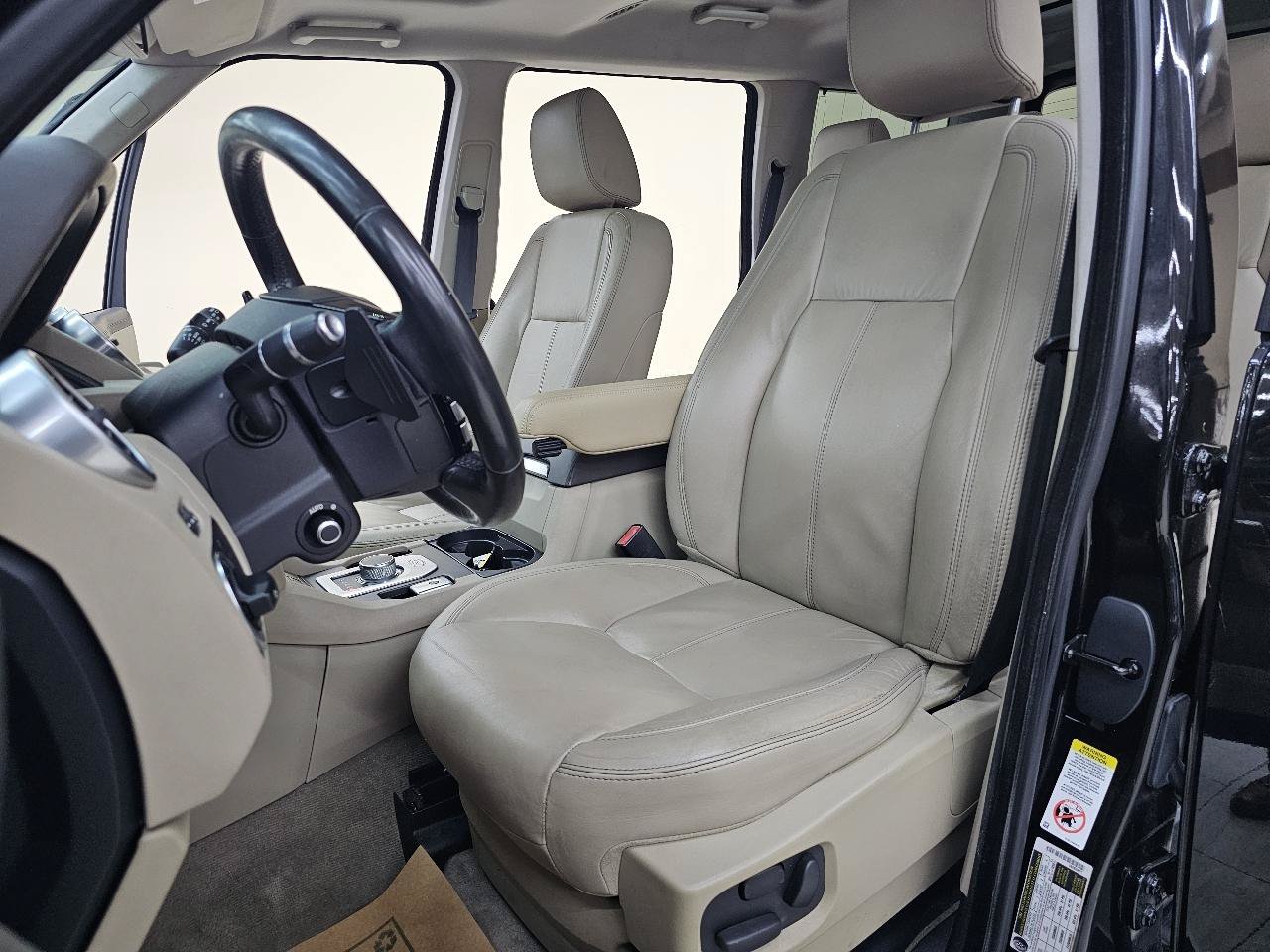 Used 2016 Land Rover LR4 HSE LUX AWD/4WD image 17