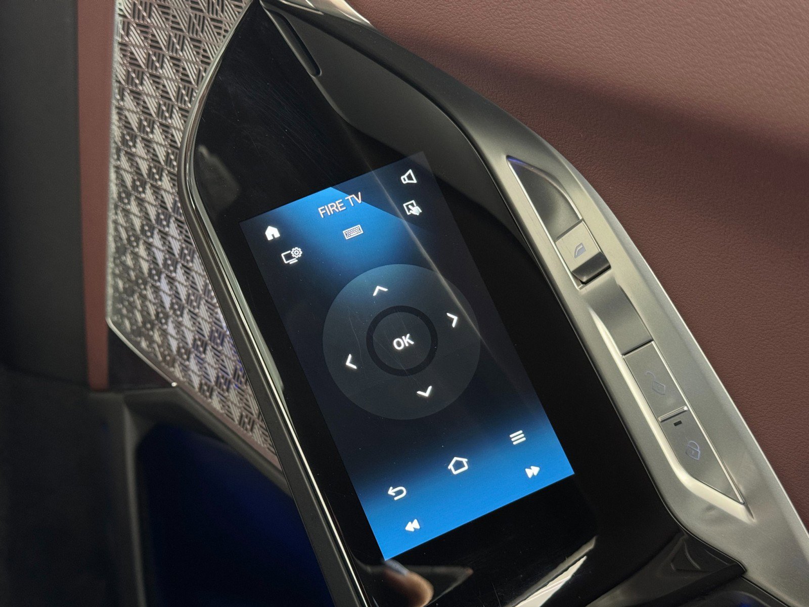 Used 2023 BMW i7 xDrive60 w/ Executive Package 2 image 44