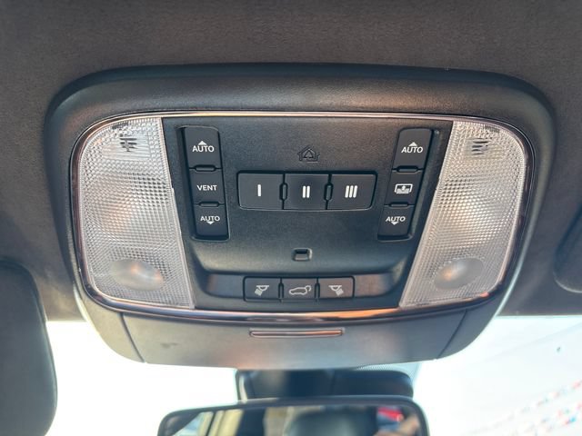 Used 2019 Jeep Grand Cherokee Summit w/ Skid Plate Group AWD/4WD image 14