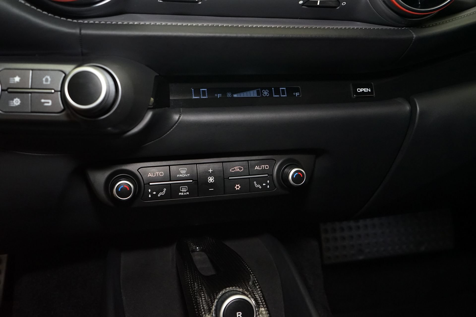 Used 2019 Ferrari 812 Superfast RWD image 17