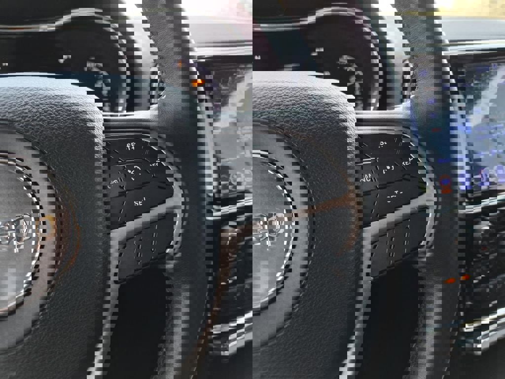 Used 2019 Jeep Grand Cherokee Altitude RWD image 19