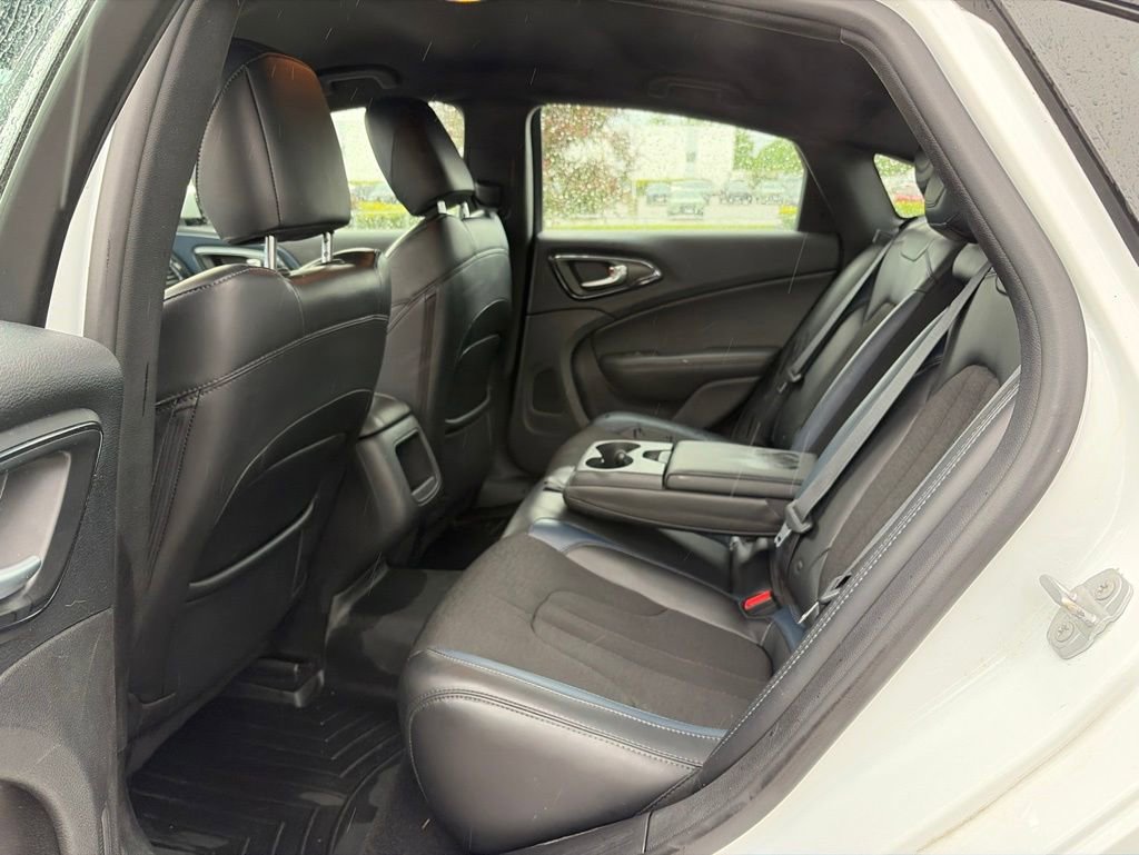 Used 2016 Chrysler 200 S FWD image 34