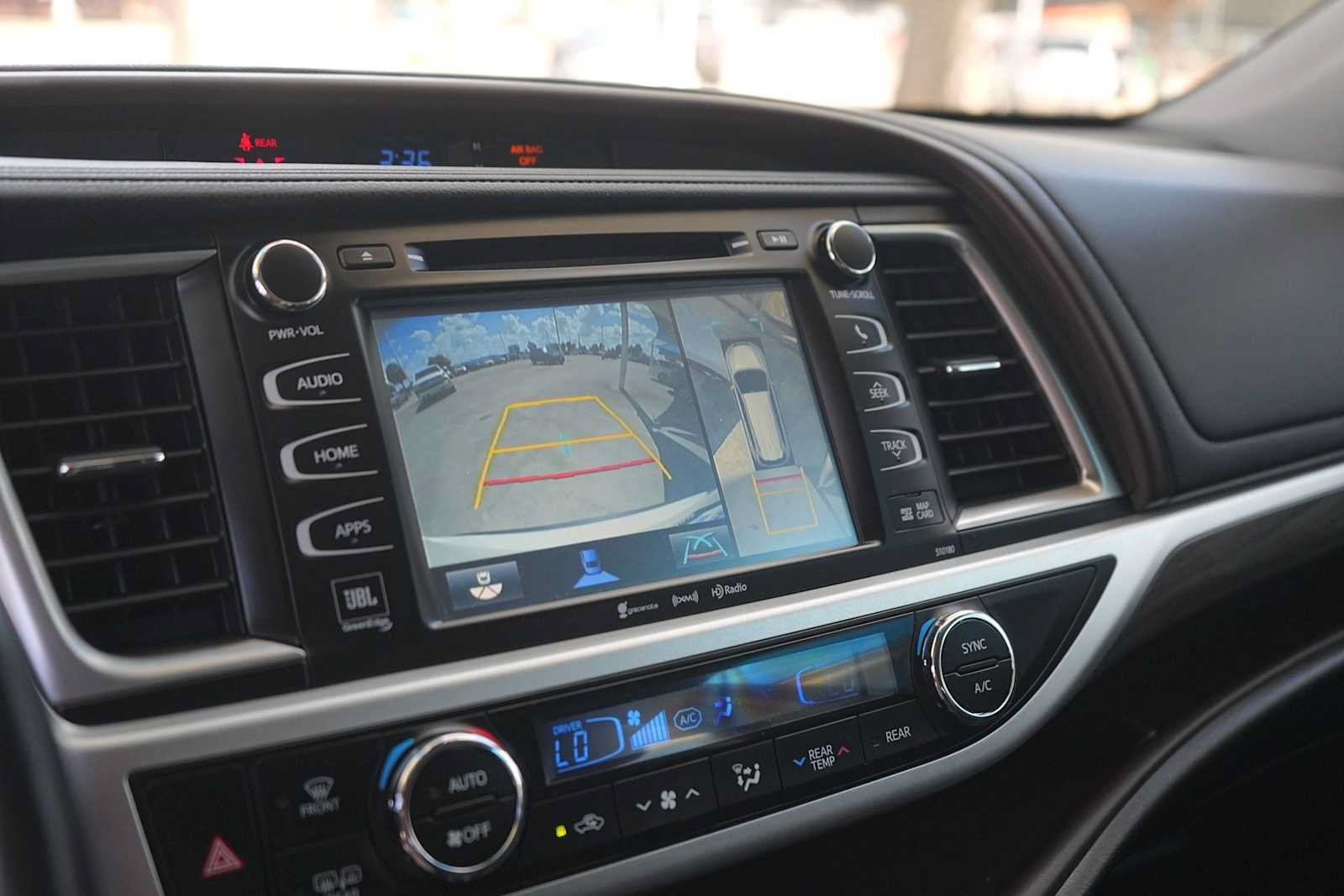 Used 2017 Toyota Highlander Limited Platinum FWD image 22