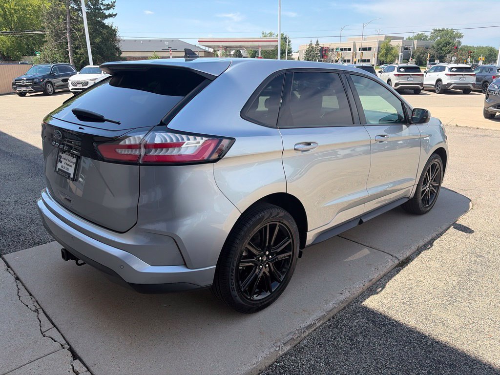 Used 2023 Ford Edge ST-Line w/ Class II Trailer Tow Package AWD/4WD image 8