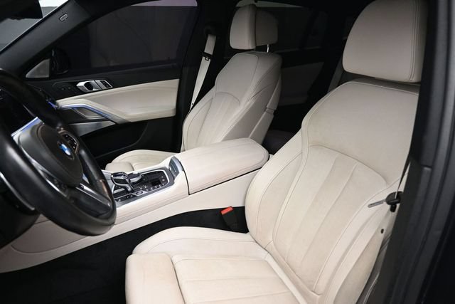 Used 2021 BMW X6 M50i w/ Executive Package AWD/4WD image 15