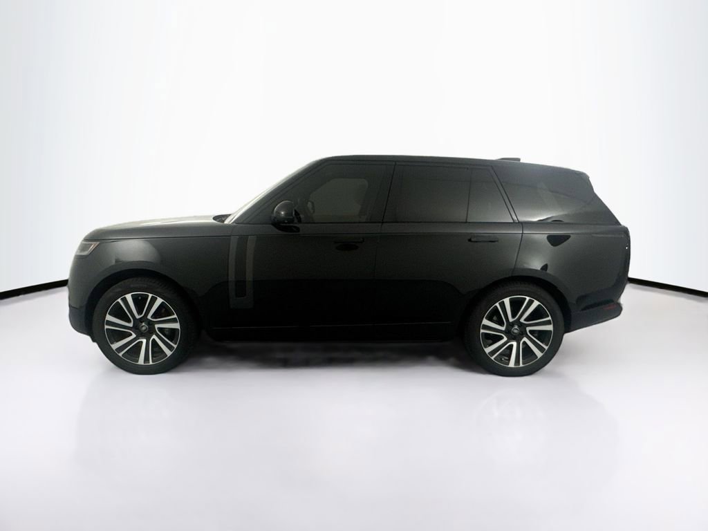 Certified 2023 Land Rover Range Rover SE image 2