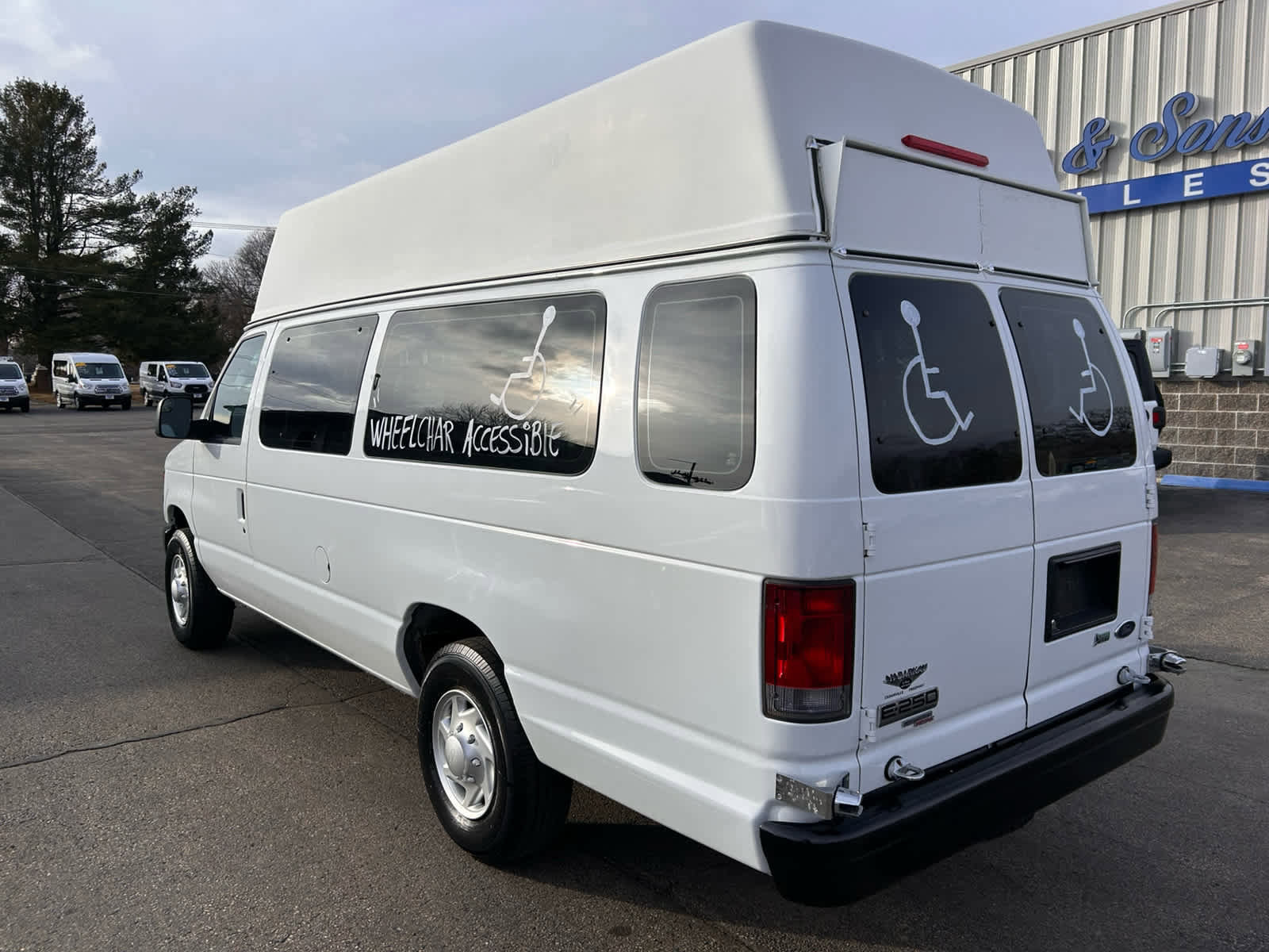 Used 2012 Ford E-250 and Econoline 250 Extended w/ PWR Group RWD image 4