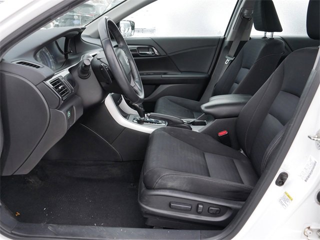 Used 2015 Honda Accord Sport image 13