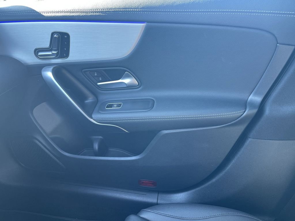 Used 2025 Mercedes-Benz CLA 250 4MATIC image 29