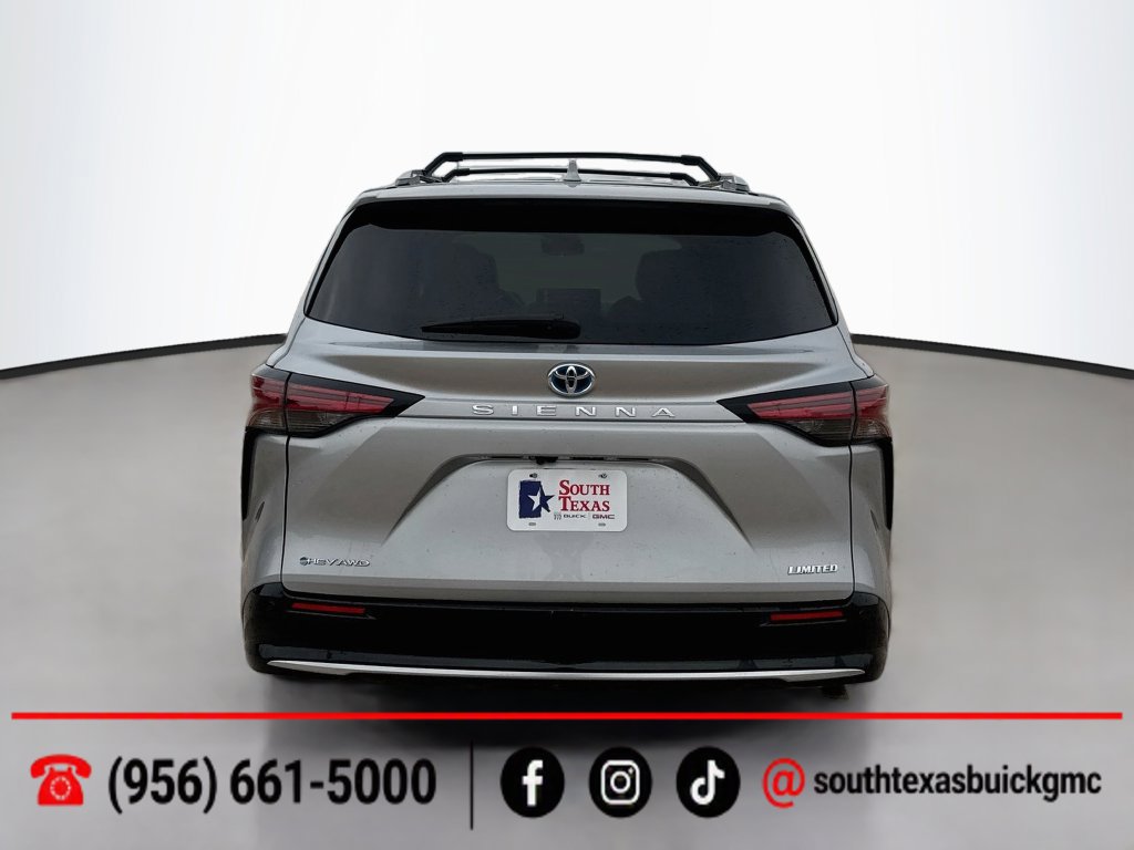 Used 2025 Toyota Sienna Limited AWD/4WD image 7