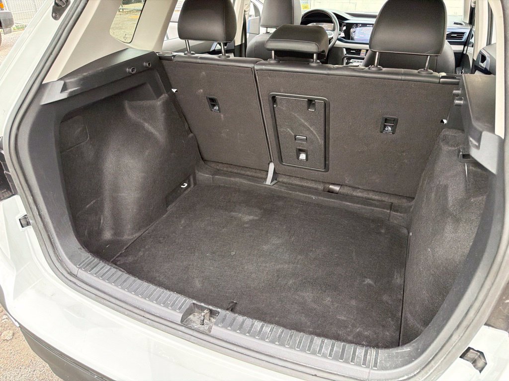 Used 2024 Volkswagen Taos SE FWD image 11