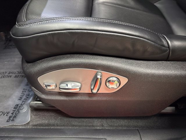 Used 2024 Porsche Macan AWD/4WD image 25