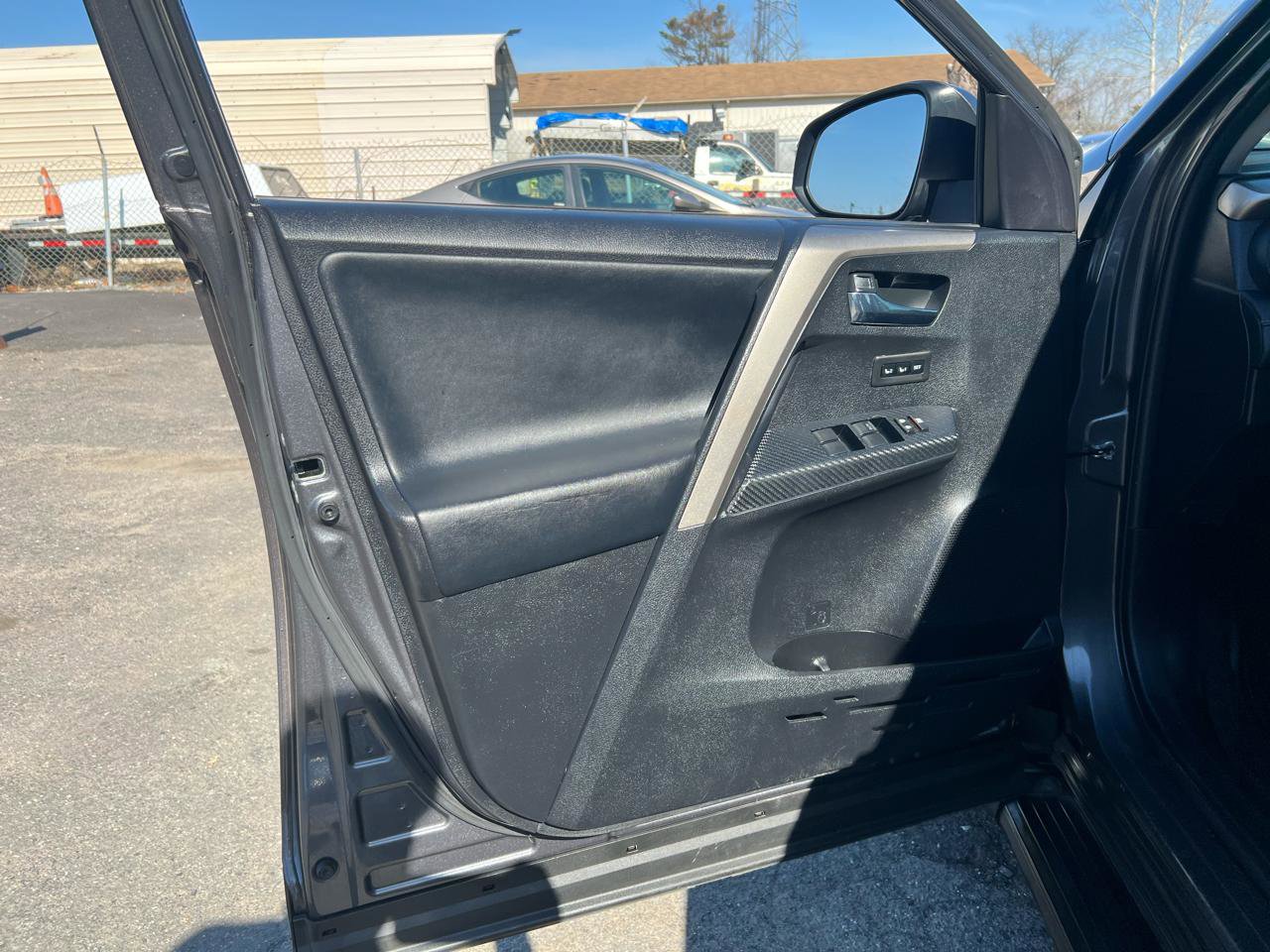 Used 2015 Toyota RAV4 Limited image 16