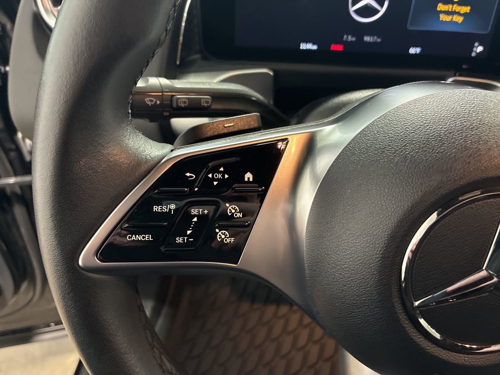 Used 2024 Mercedes-Benz GLB 250 4MATIC image 15