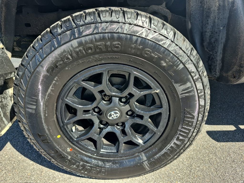 Used 2021 Toyota Tacoma SR w/ SX Package AWD/4WD image 6