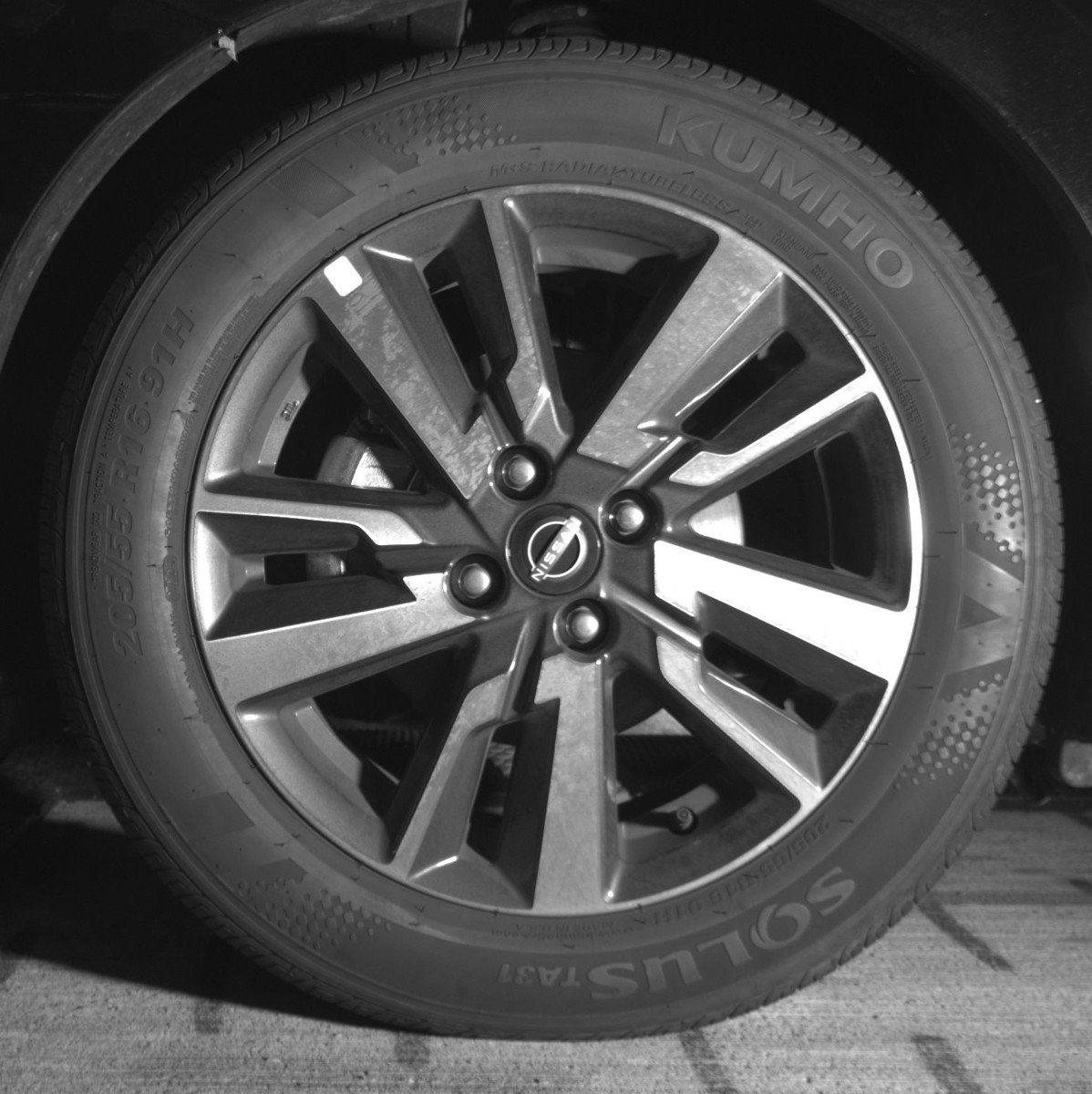 Used 2025 Nissan Versa SV FWD image 12