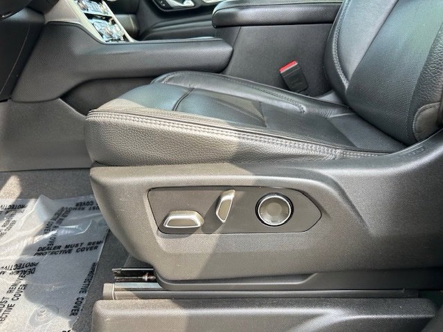 Used 2021 GMC Yukon XL Denali w/ Denali Premium Package AWD/4WD image 19