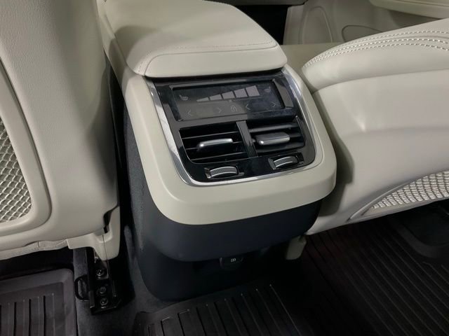 Used 2025 Volvo XC60 B5 Ultra w/ Protection Package Premier image 25
