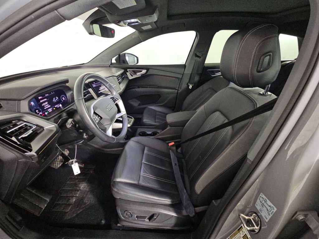 Used 2022 Audi Q4 e-tron Premium Plus image 8