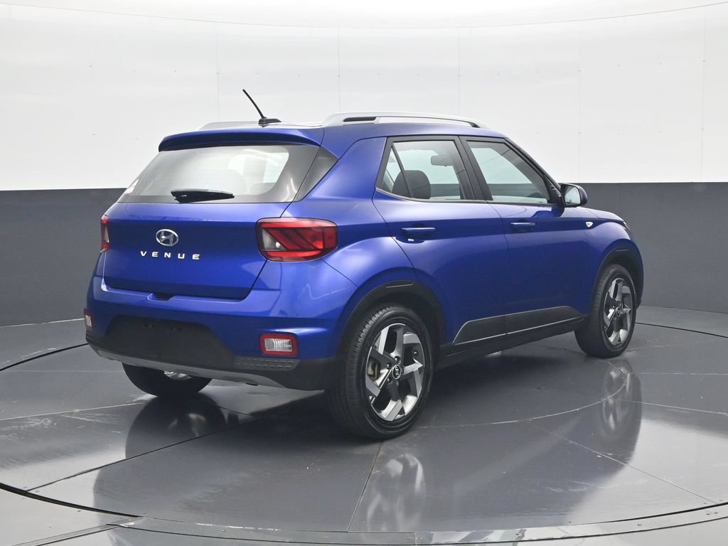 Certified 2024 Hyundai Venue SEL FWD image 6
