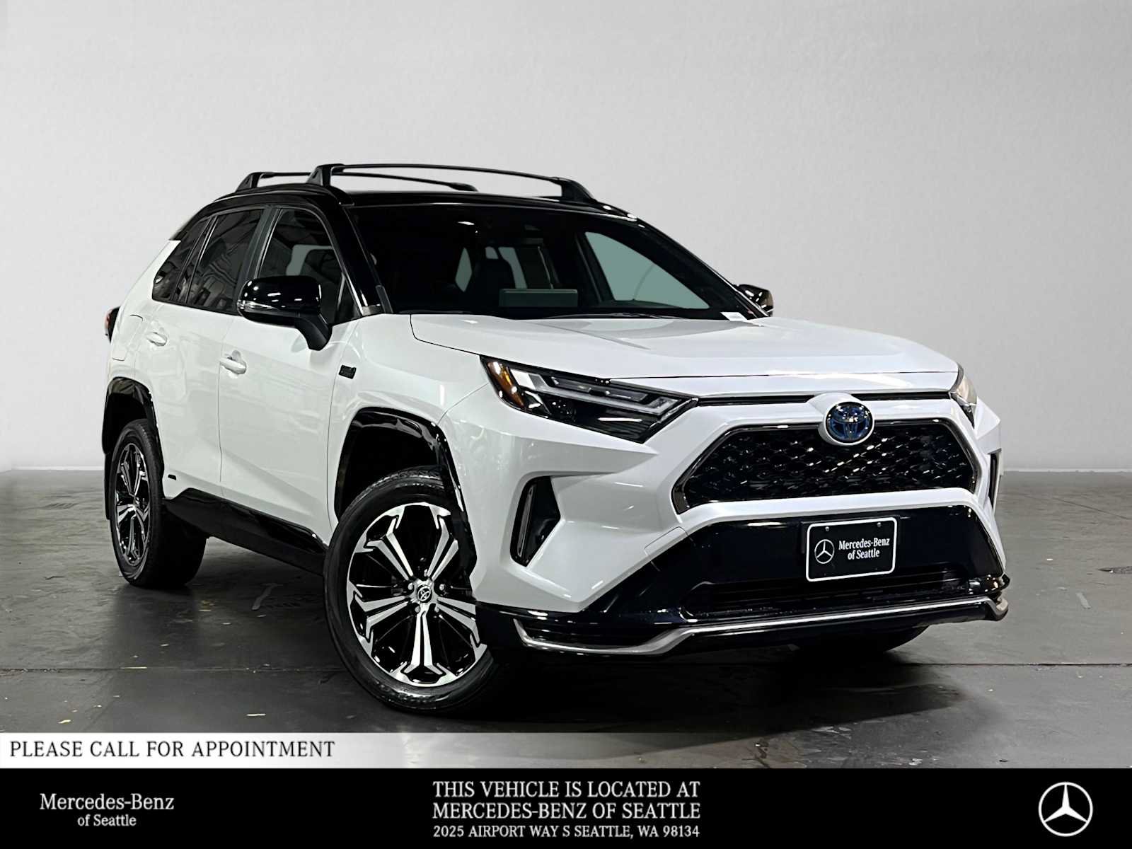 Used 2024 Toyota RAV4 XSE w/ Weather Package AWD/4WD image 1