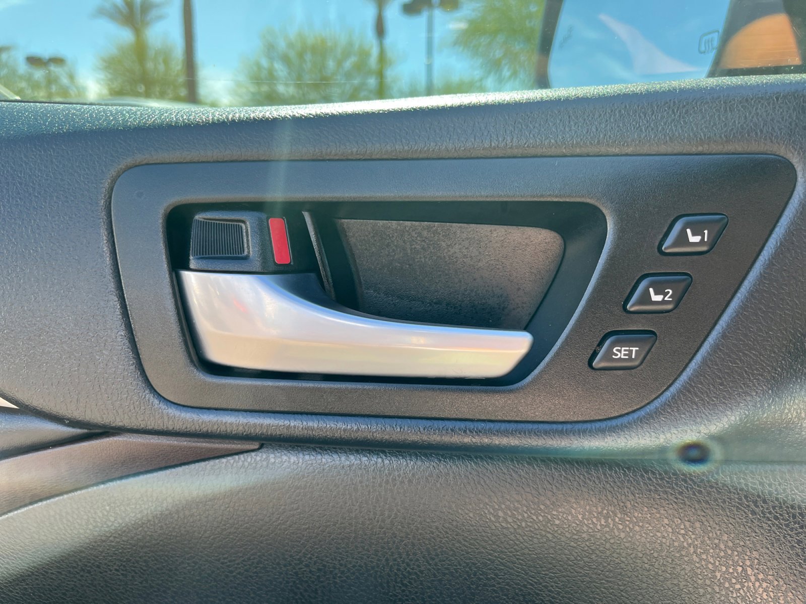 Used 2018 Toyota Highlander Limited Platinum image 26