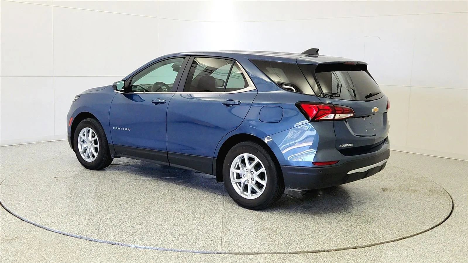 Used 2024 Chevrolet Equinox LT FWD image 5