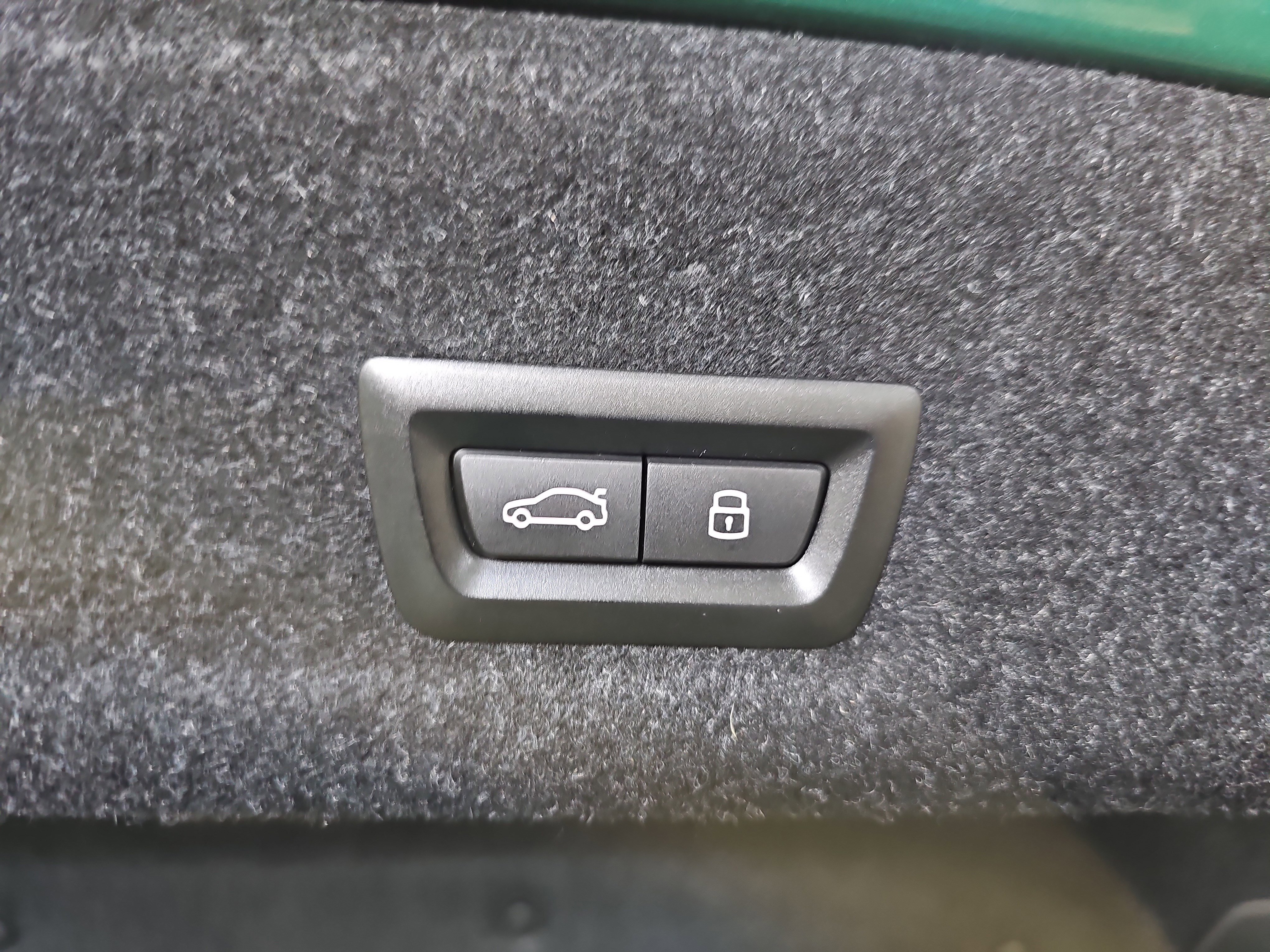 Used 2023 BMW M3 Competition w/ M Carbon Exterior Package image 14