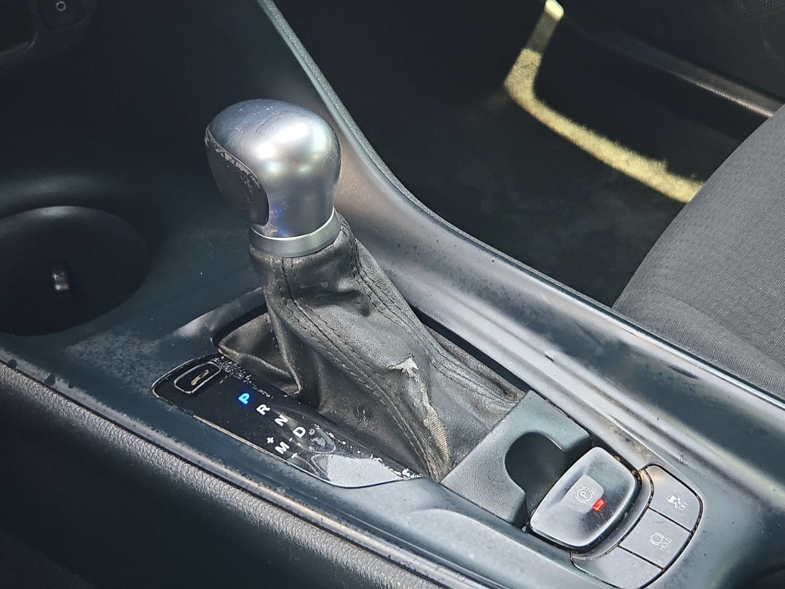 Used 2019 Toyota C-HR LE FWD image 19