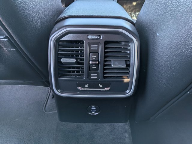 Used 2022 Porsche Macan AWD/4WD image 18