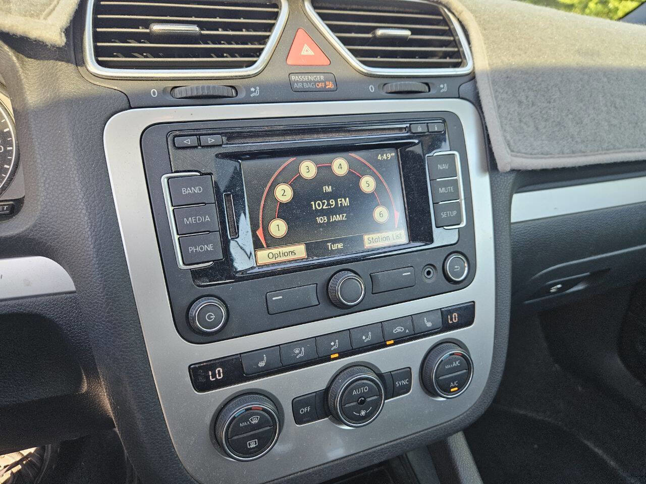 Used 2015 Volkswagen Eos Komfort FWD image 21
