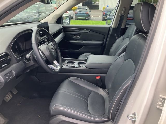 Used 2025 Honda Pilot Elite image 15