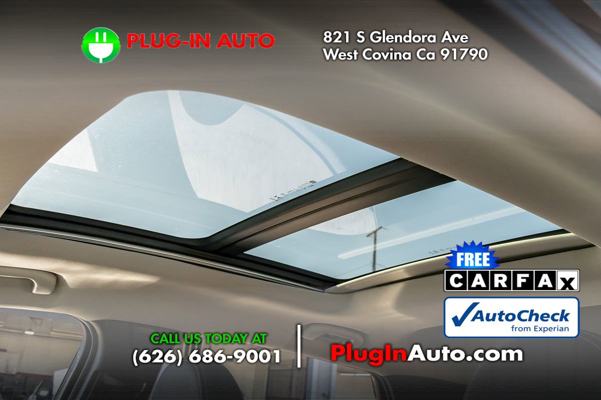 Used 2022 Chevrolet Bolt EUV Premier w/ Sun & Sound Package image 9