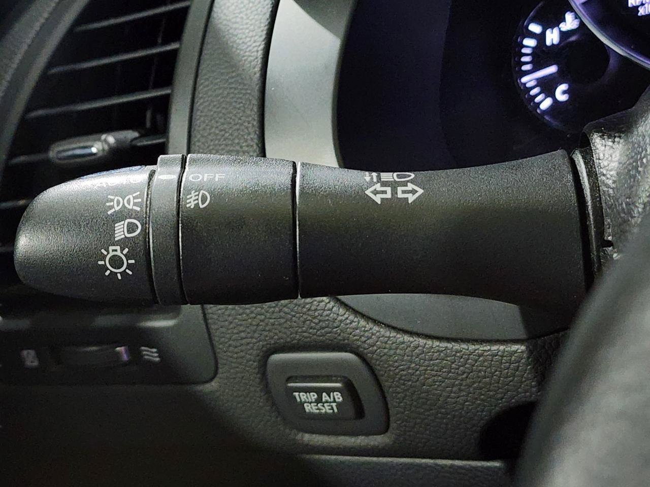 Used 2013 INFINITI FX37 AWD w/ Premium Pkg image 17